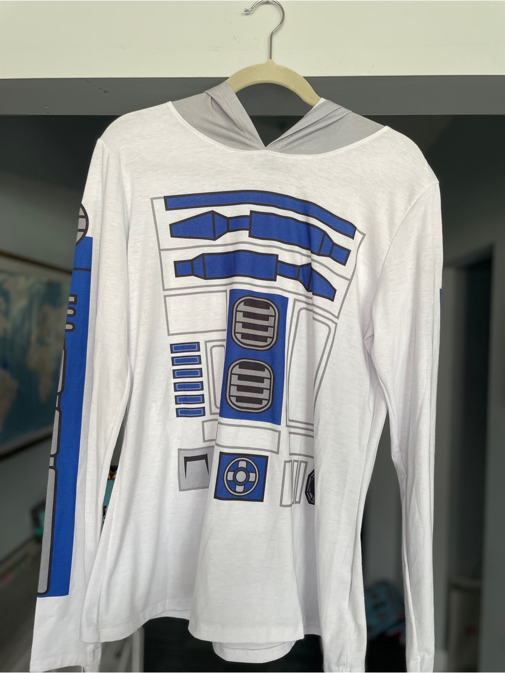 White & Blue R2-D2 Graphic Women’s XL Hooded Top